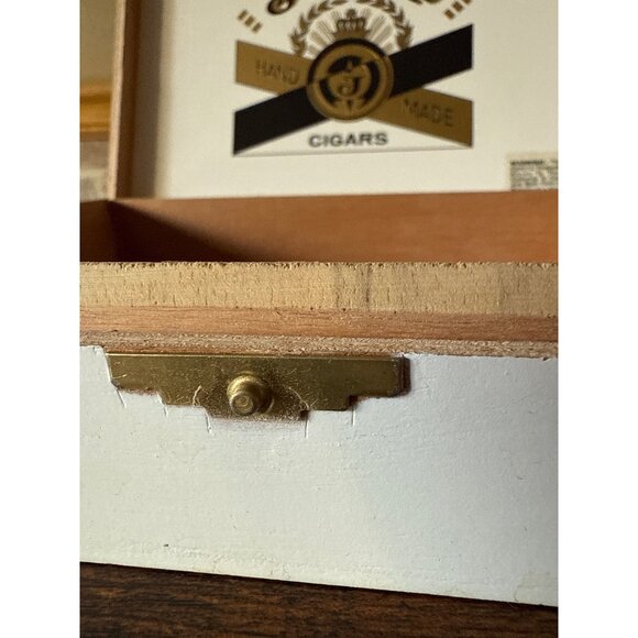 Jericho Hand Made Cigar Wooden Box With Metal Clasp For Storage - Picture 15 of 16